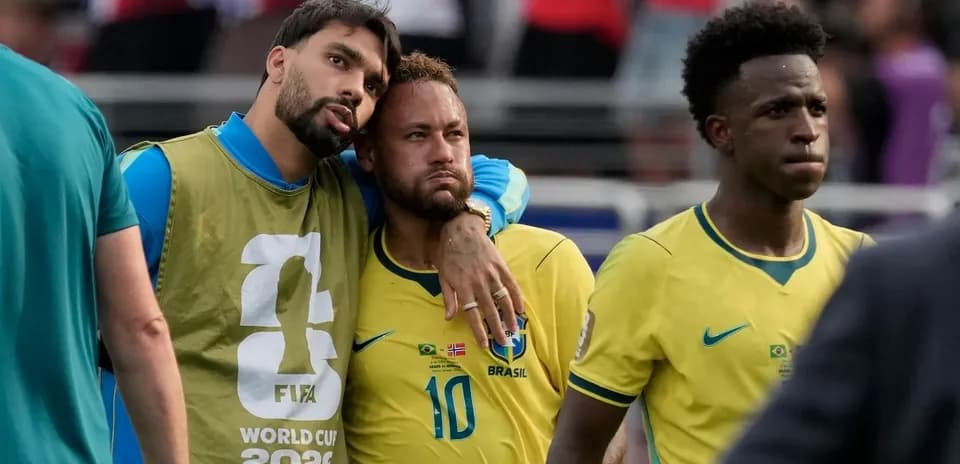 Jugadores de Brasil en el banquillo tras el partido Jugadores de Brasil en el banquillo tras el partido