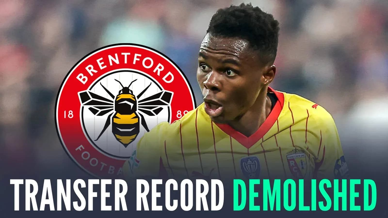 Jugador celebrando con logo de Brentford de fondo Jugador celebrando con logo de Brentford de fondo