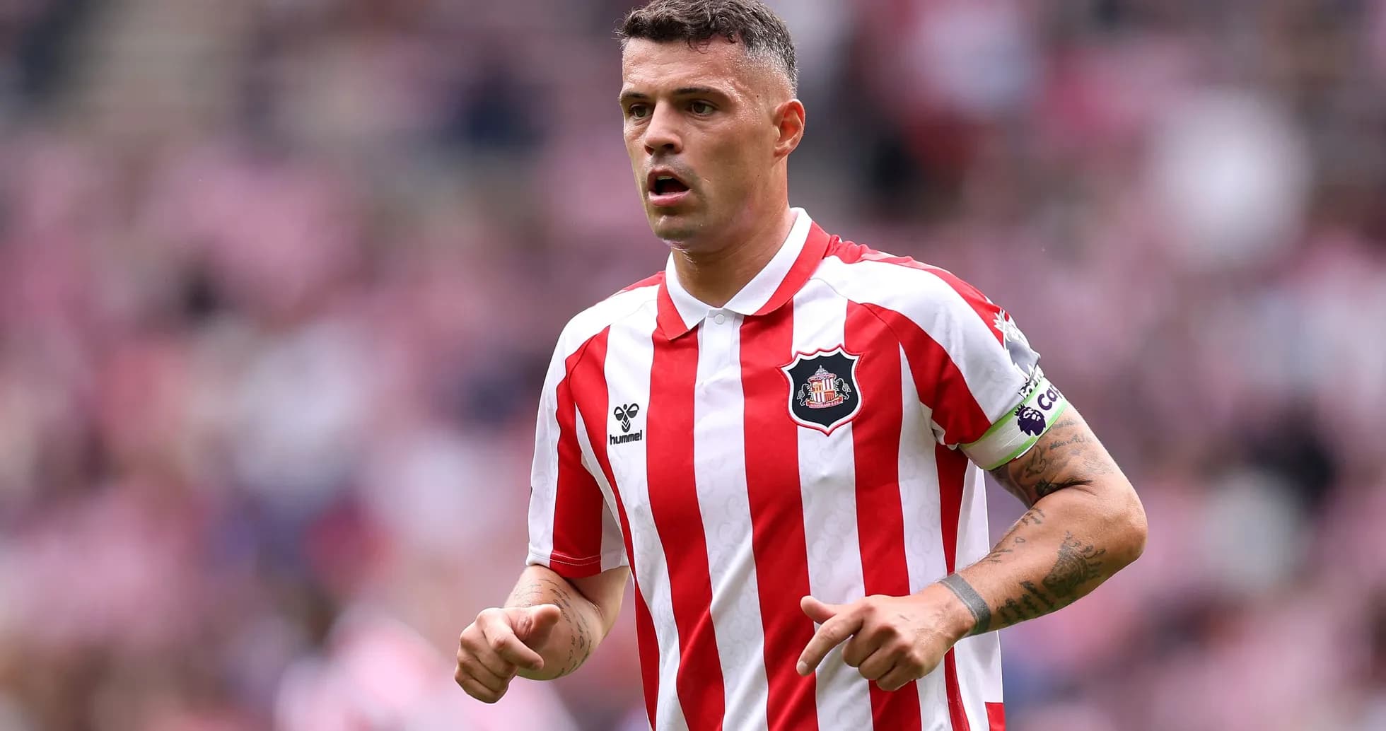 Jugador de Sunderland en acción durante el partido Jugador de Sunderland en acción durante el partido
