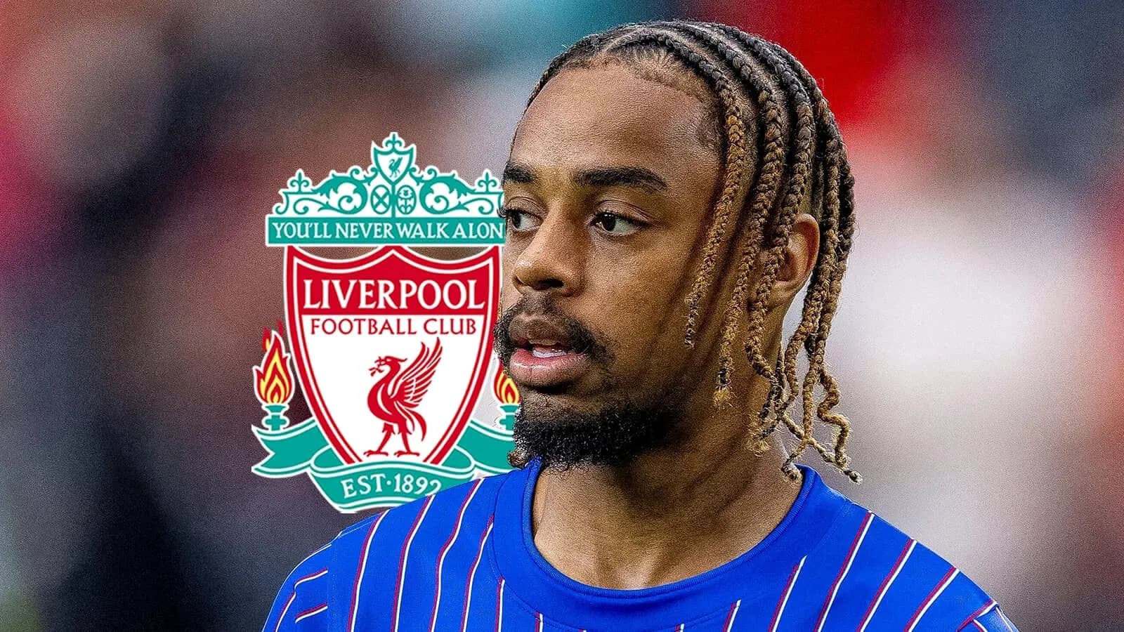 Jugador de Liverpool en uniforme durante calentamiento Jugador de Liverpool en uniforme durante calentamiento