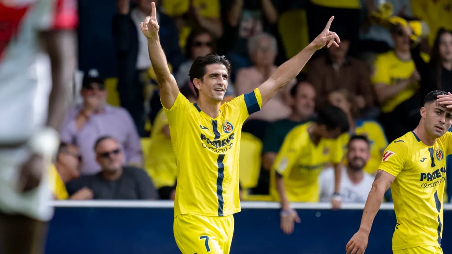 Jugador del Villarreal celebra un gol Jugador del Villarreal celebra un gol