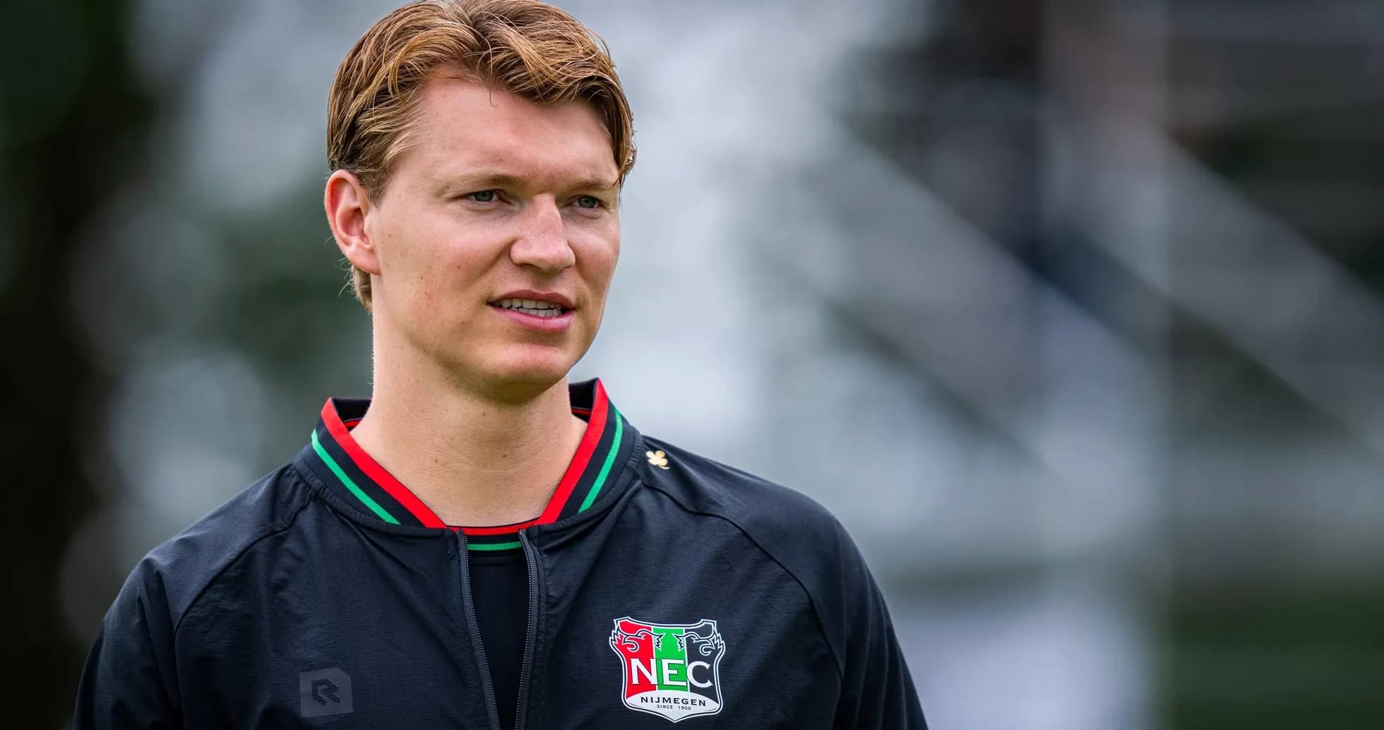 Jugador de NEC Nijmegen durante la sesión de entrenamiento Jugador de NEC Nijmegen durante la sesión de entrenamiento