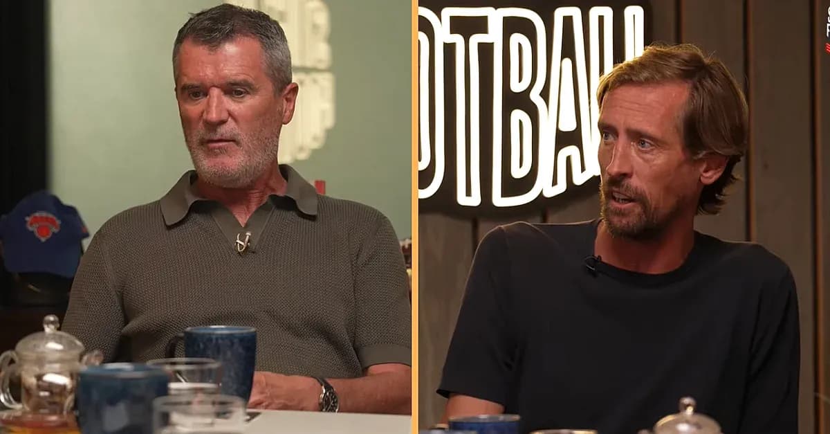 Roy Keane y Peter Crouch conversando en un set Roy Keane y Peter Crouch conversando en un set