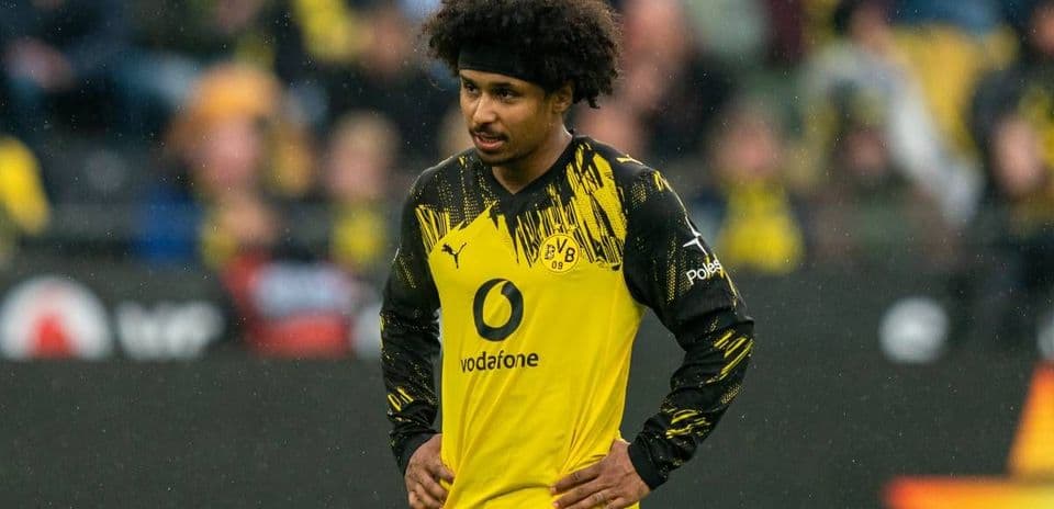 Jugador de Borussia Dortmund en el campo durante el partido Jugador de Borussia Dortmund en el campo durante el partido