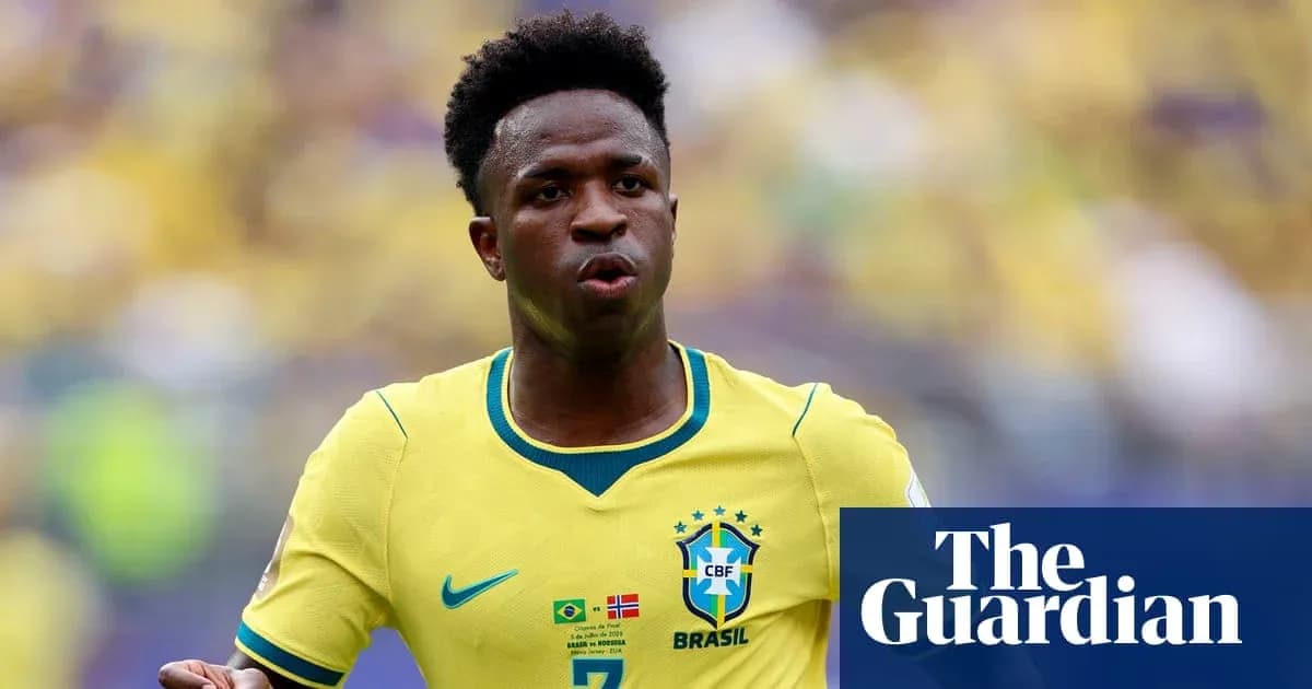 Jugador de Brasil en camiseta amarilla durante el partido Jugador de Brasil en camiseta amarilla durante el partido