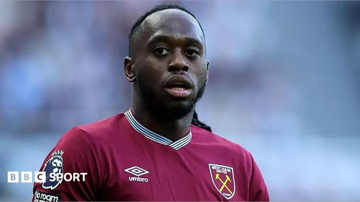 Jugador de West Ham United en la cancha Jugador de West Ham United en la cancha