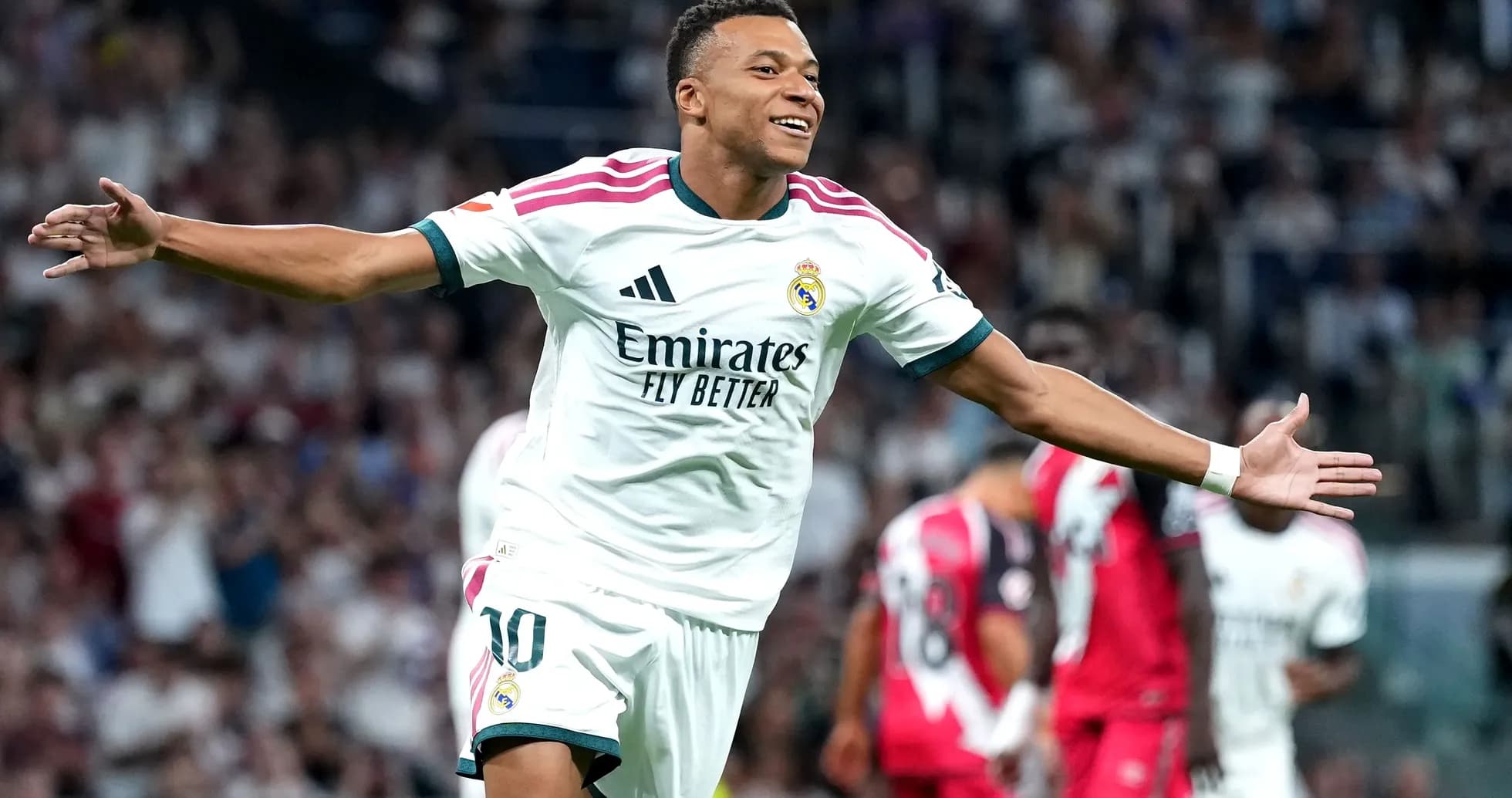 Jugador de Real Madrid celebrando un gol Jugador de Real Madrid celebrando un gol