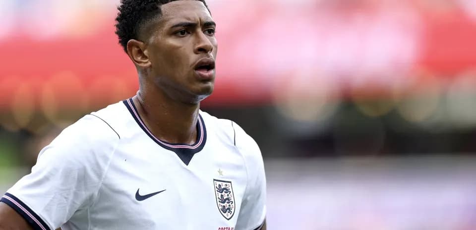 Jugador de Inglaterra en el campo durante un partido Jugador de Inglaterra en el campo durante un partido