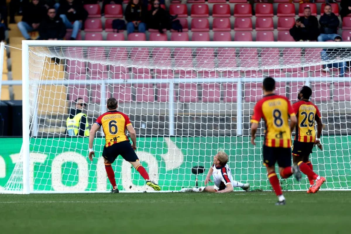 Gol de Lecce contra Genoa en la Serie A Gol de Lecce contra Genoa en la Serie A