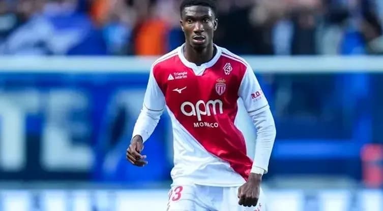 Jugador de Mónaco en acción durante un partido Jugador de Mónaco en acción durante un partido