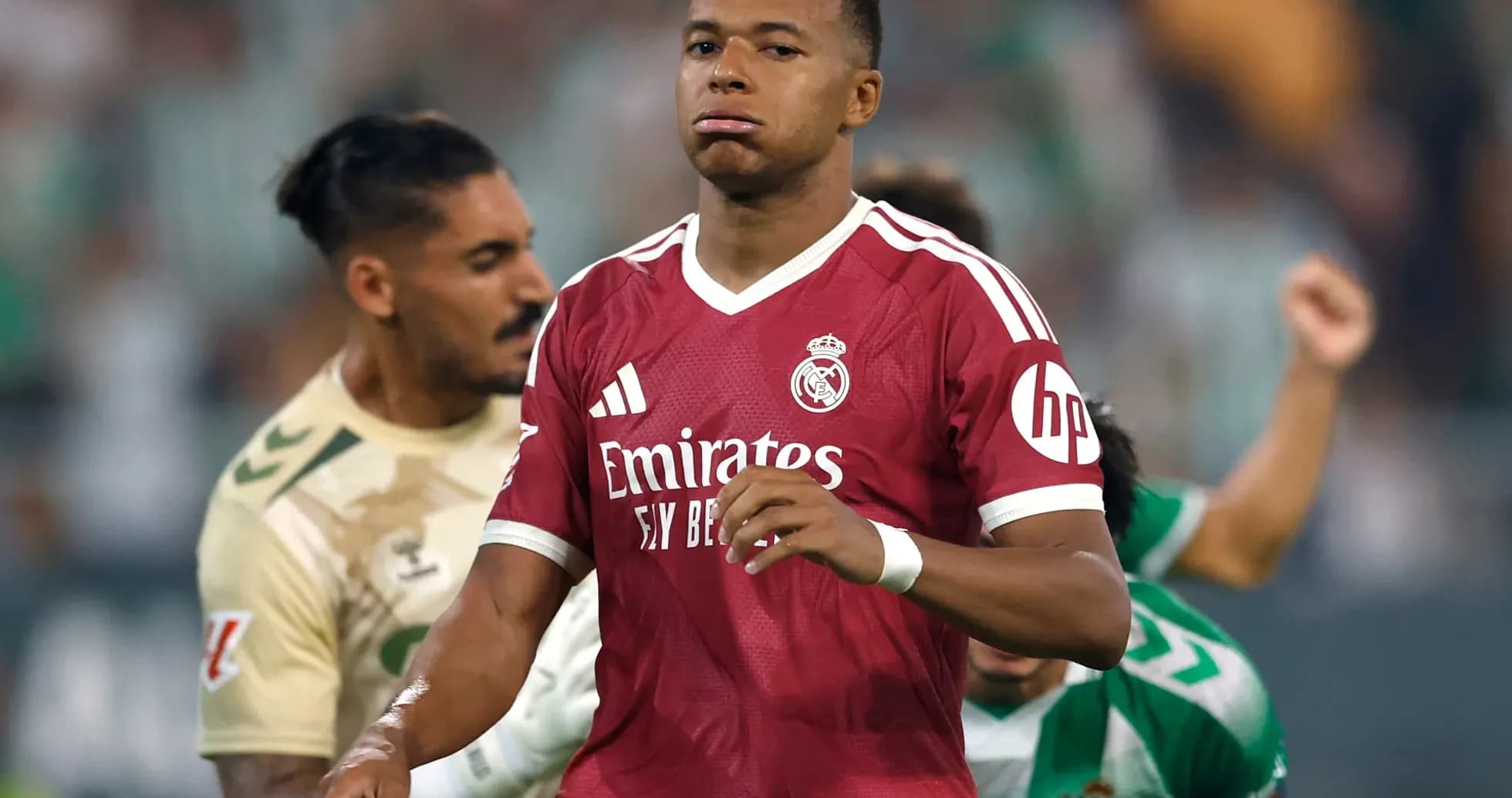 Jugador de Real Madrid en partido contra Betis Jugador de Real Madrid en partido contra Betis
