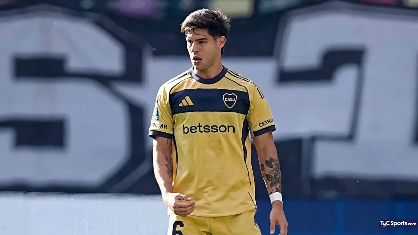 Jugador de Boca Juniors en acción durante el partido Jugador de Boca Juniors en acción durante el partido