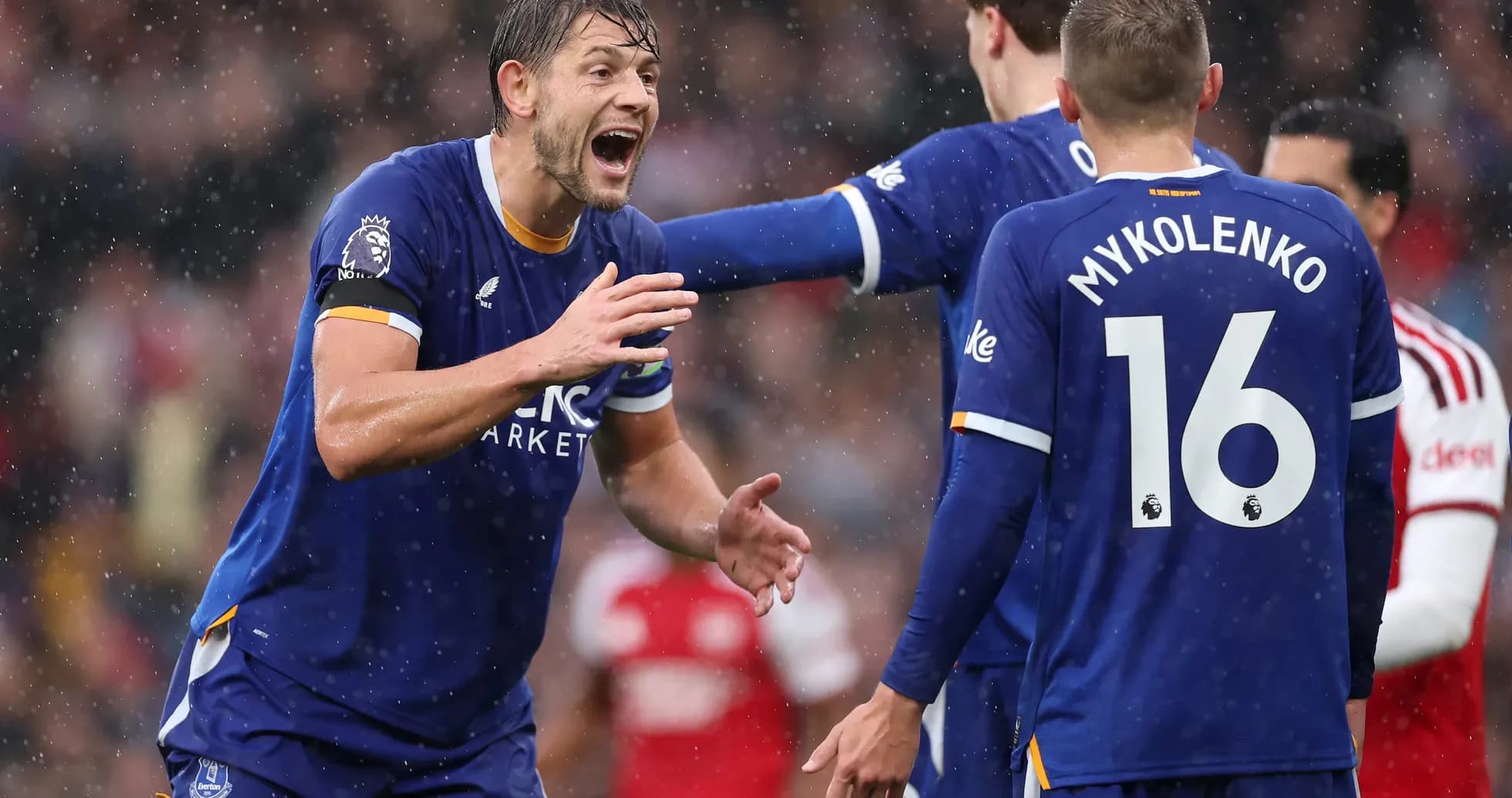 Jugadores de Everton celebrando un gol Jugadores de Everton celebrando un gol