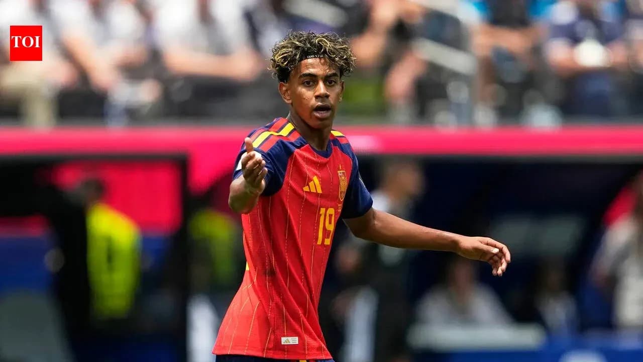 Jugador de España señalando durante el partido Jugador de España señalando durante el partido