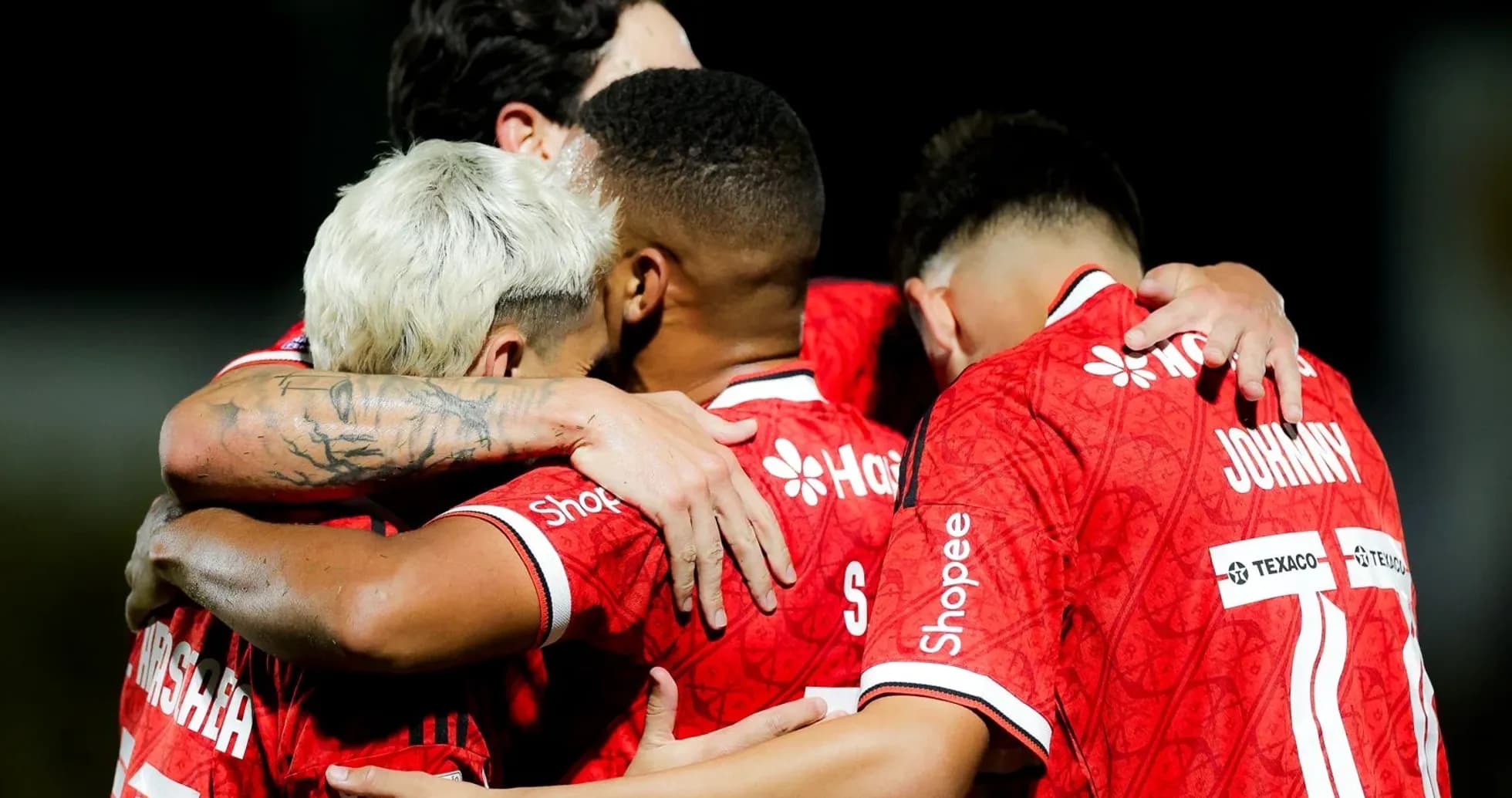 Jugadores de Flamengo celebrando un gol Jugadores de Flamengo celebrando un gol