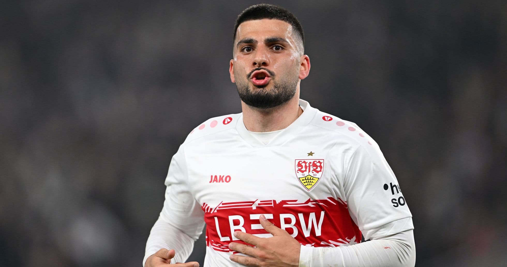 Jugador del Stuttgart en acción durante un partido Jugador del Stuttgart en acción durante un partido