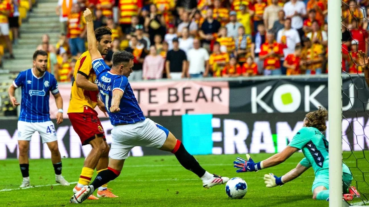 Acción del partido entre Rangers y Jagiellonia Acción del partido entre Rangers y Jagiellonia