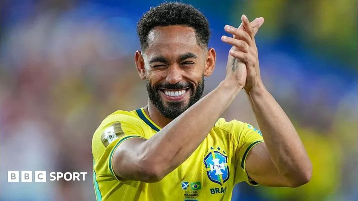Jugador de Brasil aplaudiendo en el campo Jugador de Brasil aplaudiendo en el campo