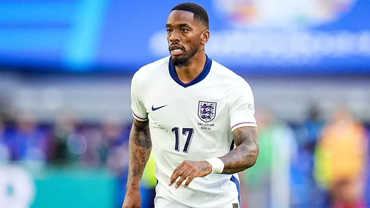 Jugador de Inglaterra corriendo en partido de fútbol Jugador de Inglaterra corriendo en partido de fútbol