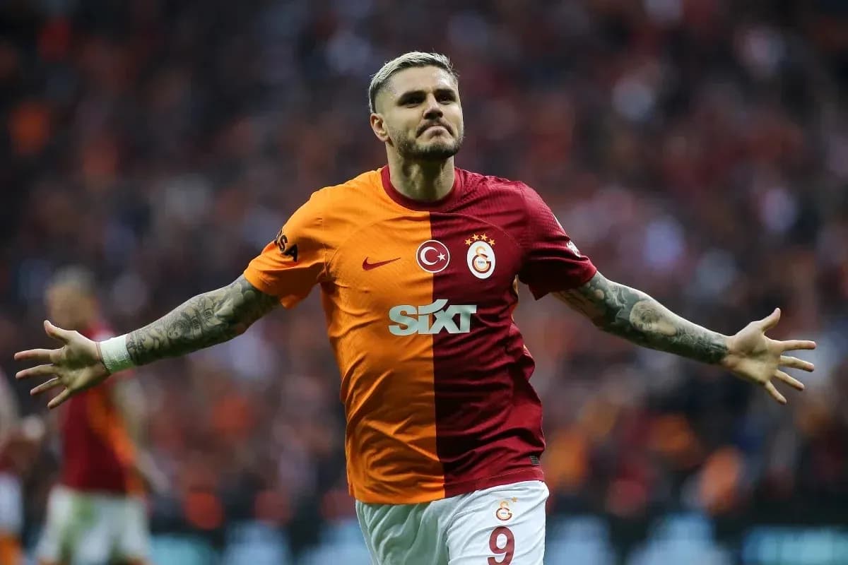 Jugador de Galatasaray celebrando un gol Jugador de Galatasaray celebrando un gol