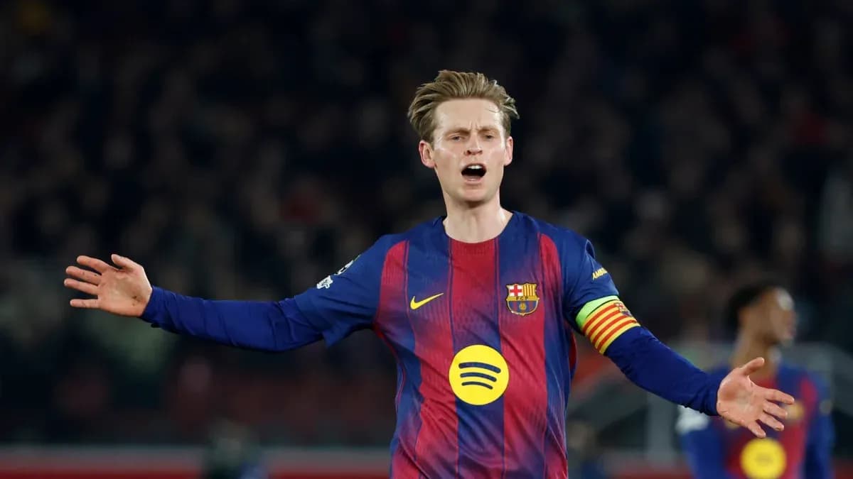 Jugador del FC Barcelona gesticulando durante el partido Jugador del FC Barcelona gesticulando durante el partido