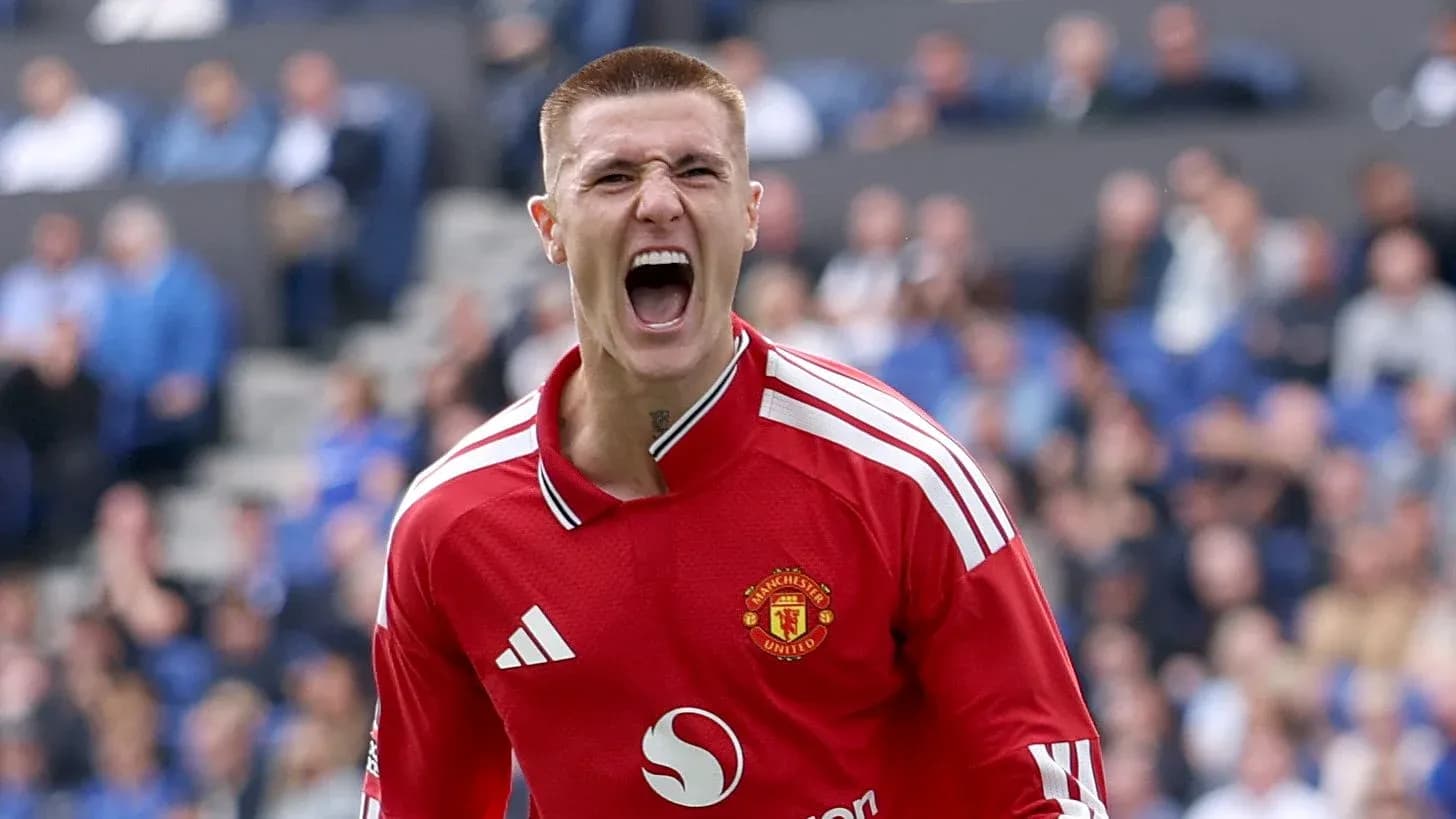Jugador de Manchester United celebrando un gol Jugador de Manchester United celebrando un gol
