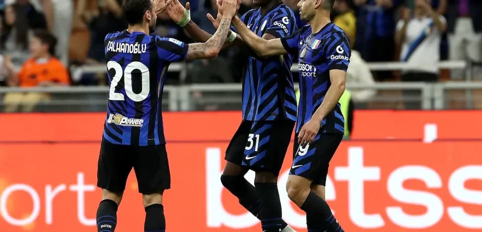 Jugadores de Inter celebrando un gol Jugadores de Inter celebrando un gol