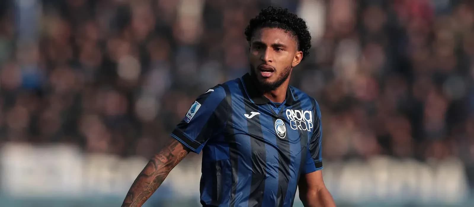 Jugador de Atalanta en acción durante partido Jugador de Atalanta en acción durante partido
