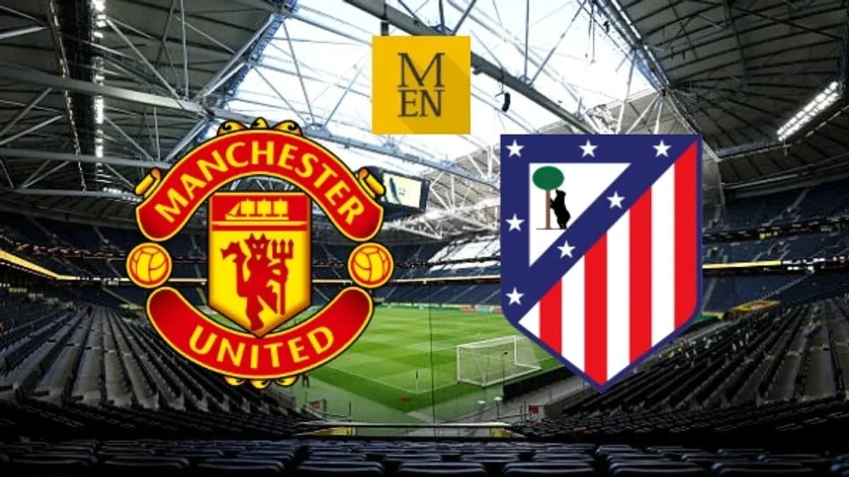 Logos de Manchester United y Atlético de Madrid en estadio Logos de Manchester United y Atlético de Madrid en estadio