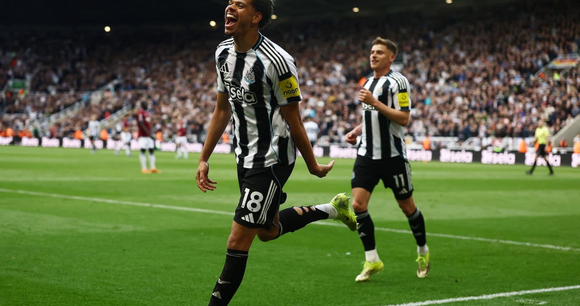 Jugador del Newcastle celebrando un gol Jugador del Newcastle celebrando un gol