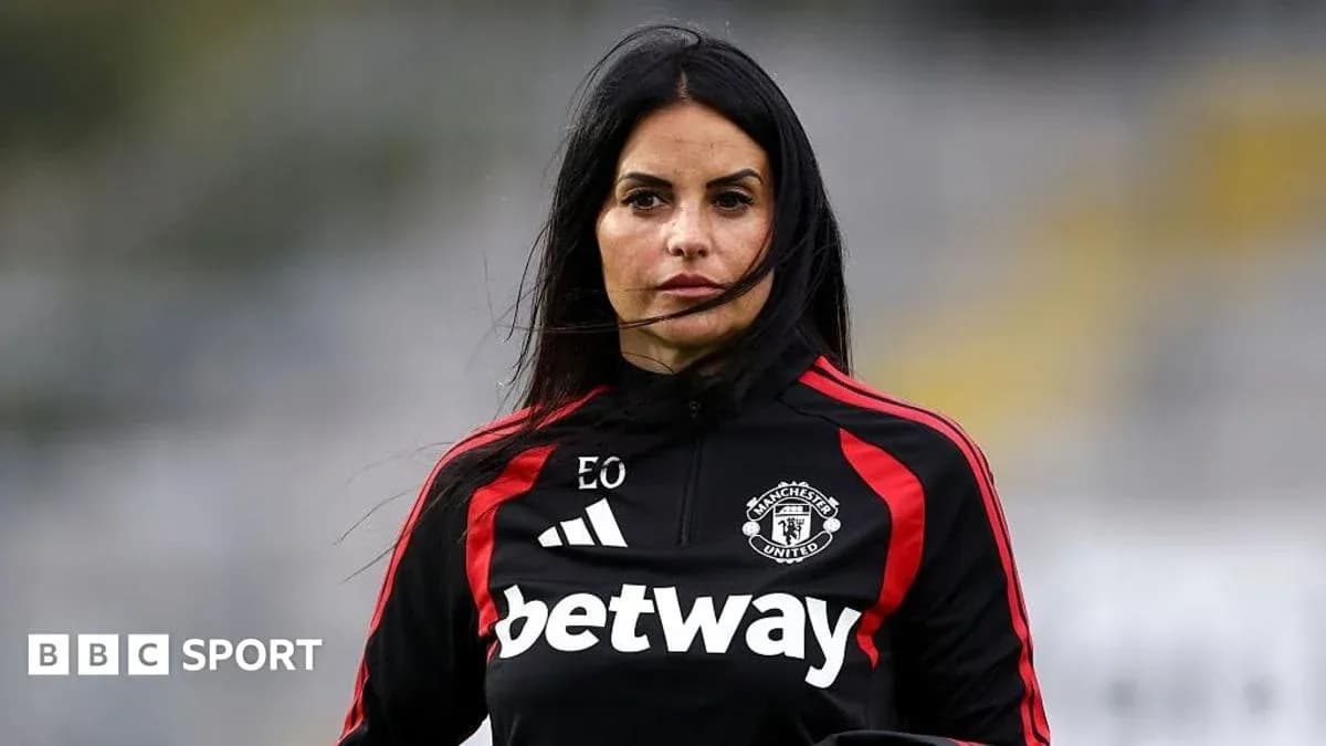 Entrenadora de Manchester United en sesión de entrenamiento Entrenadora de Manchester United en sesión de entrenamiento