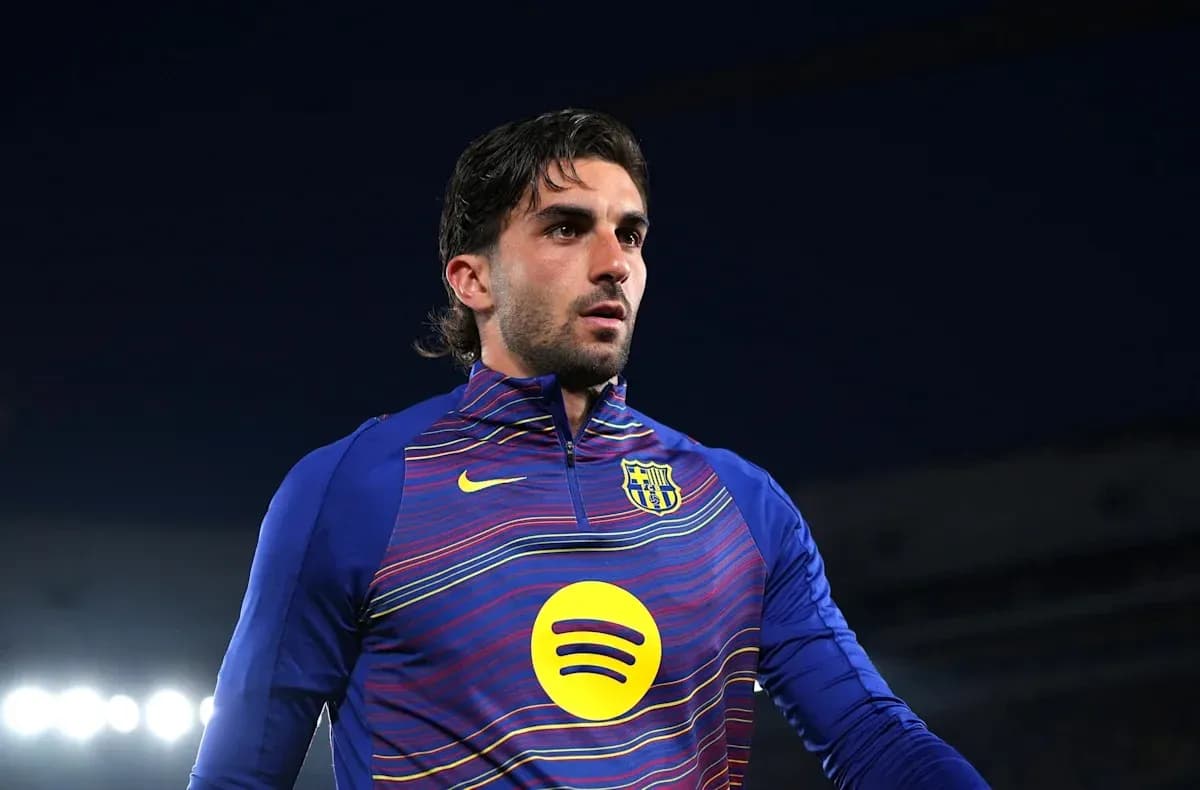 Jugador con camiseta de Barcelona antes del partido Jugador con camiseta de Barcelona antes del partido