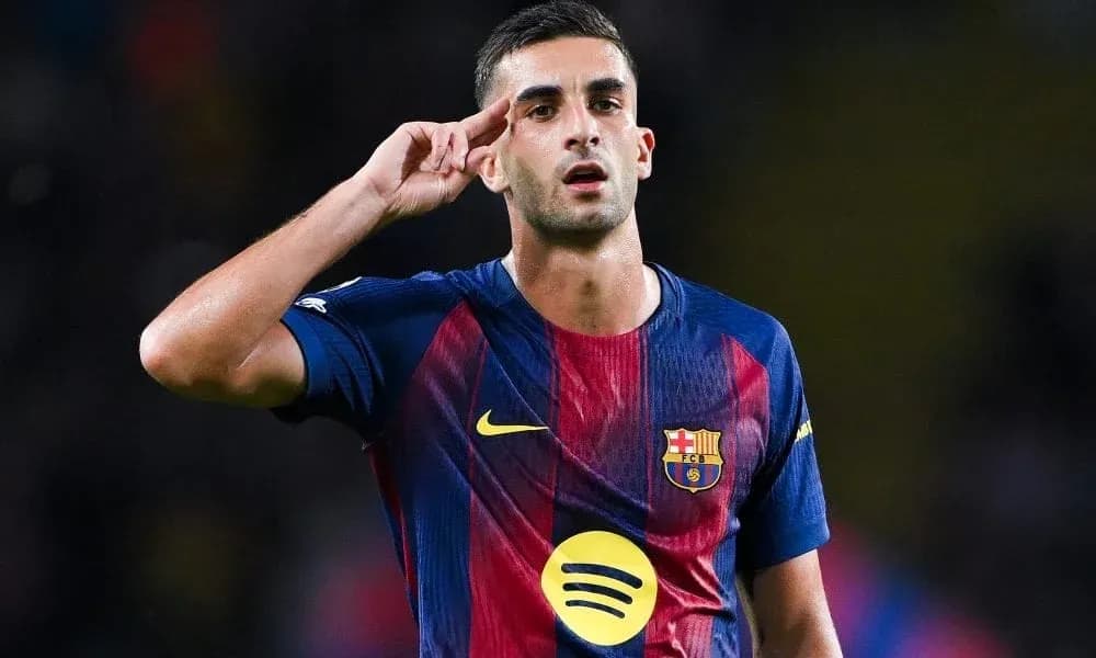 Jugador del FC Barcelona saludando a la afición Jugador del FC Barcelona saludando a la afición