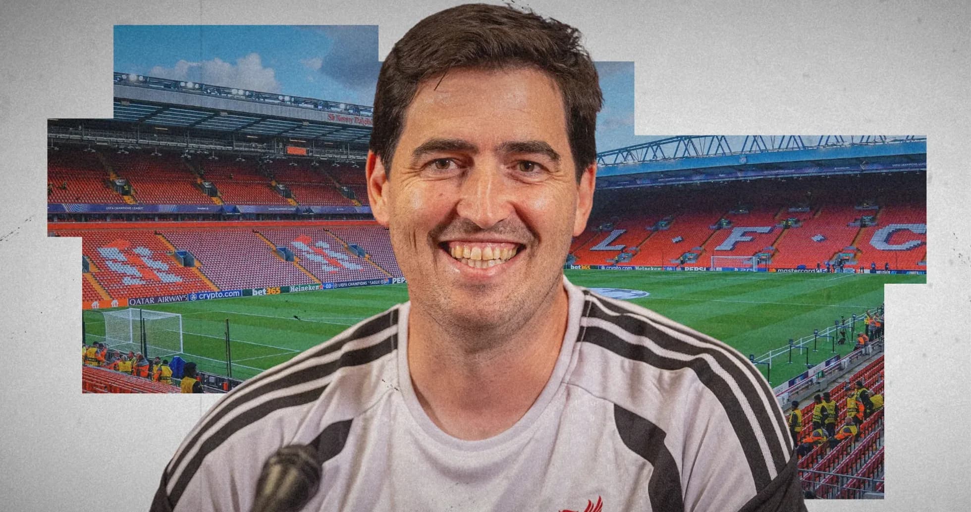 Entrenador sonriente en el estadio Anfield Entrenador sonriente en el estadio Anfield