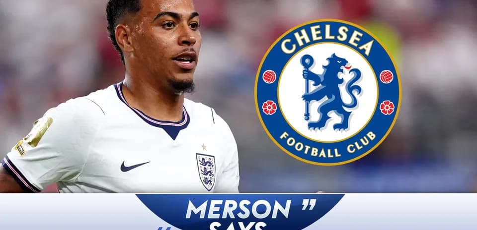 Jugador de Inglaterra con camiseta blanca y escudo de Chelsea Jugador de Inglaterra con camiseta blanca y escudo de Chelsea