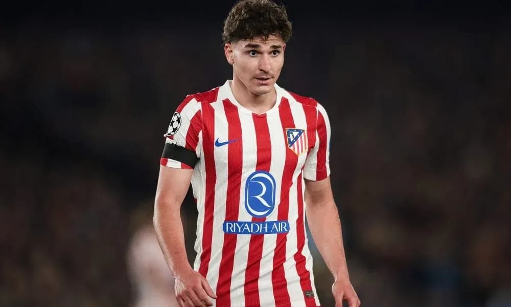Jugador del Atlético de Madrid en acción durante partido Jugador del Atlético de Madrid en acción durante partido