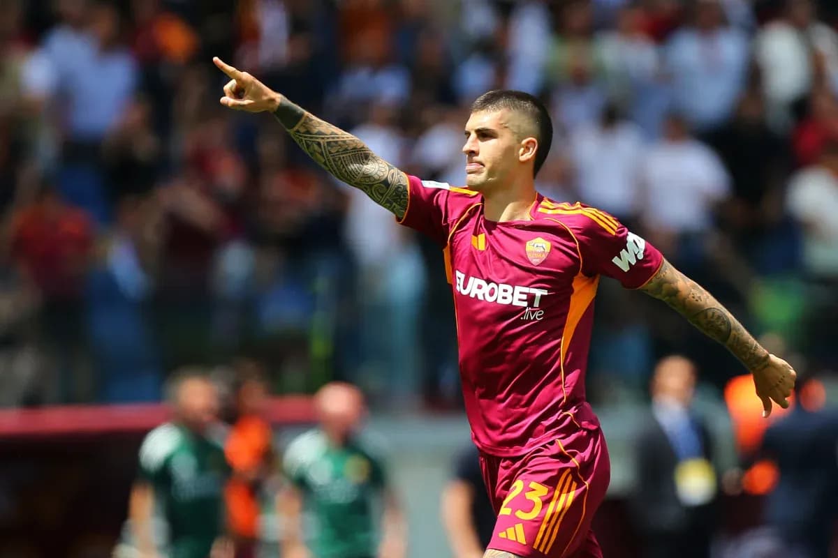 Jugador de AS Roma celebra un gol Jugador de AS Roma celebra un gol