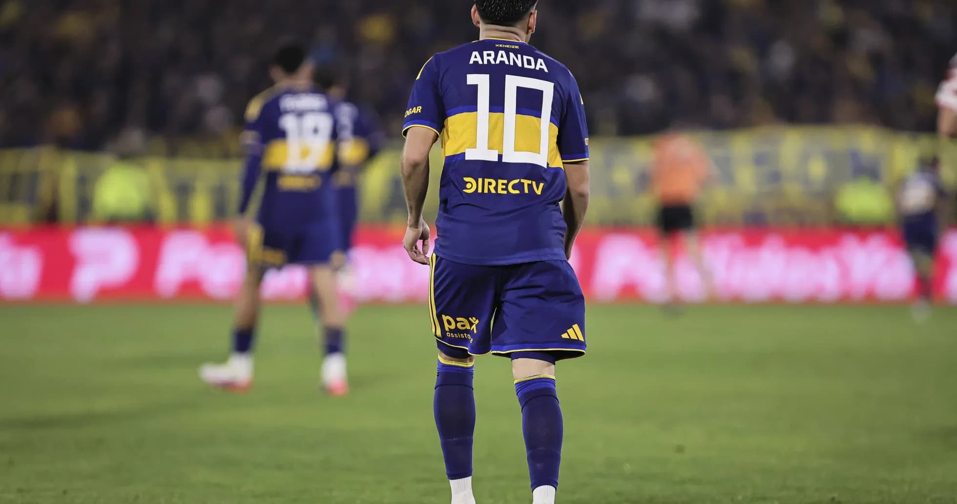 Jugador de Boca Juniors con el número 10 en la camiseta Jugador de Boca Juniors con el número 10 en la camiseta