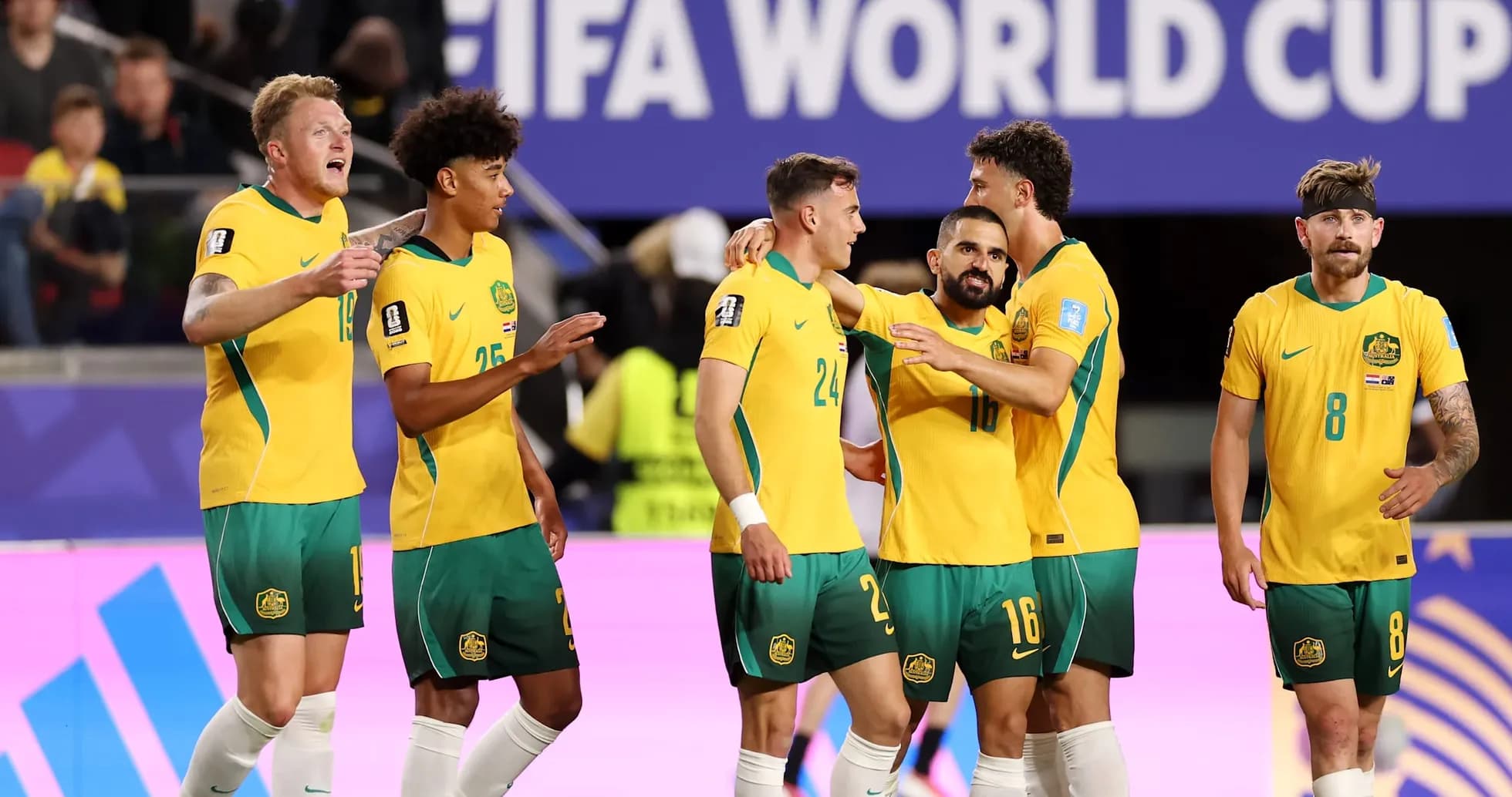 Jugadores de Australia celebrando un gol Jugadores de Australia celebrando un gol