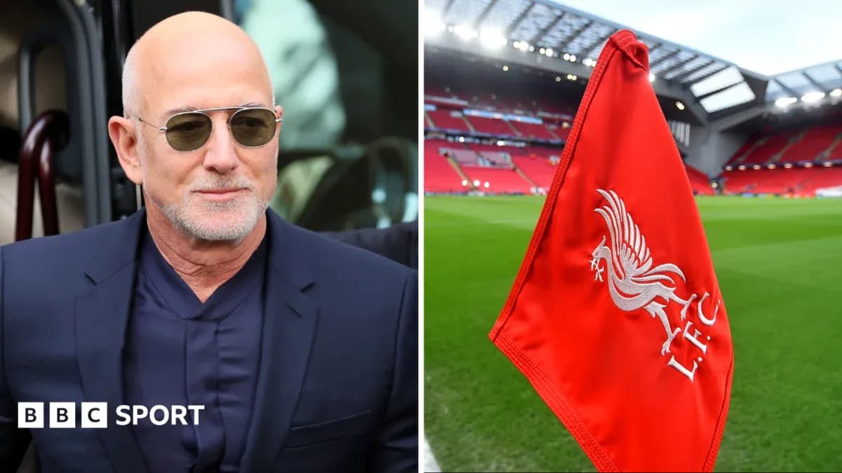 Bandera de Liverpool FC en Anfield Stadium Bandera de Liverpool FC en Anfield Stadium