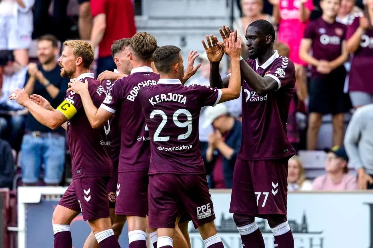 Jugadores del Heart of Midlothian celebrando un gol Jugadores del Heart of Midlothian celebrando un gol