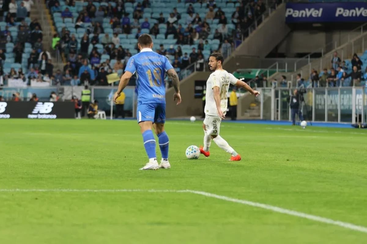 Jugador de Corinthians en acción durante el partido Jugador de Corinthians en acción durante el partido