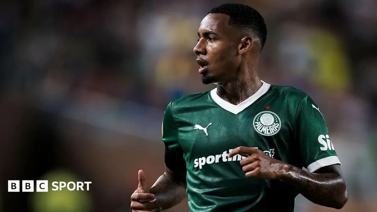 Jugador de Palmeiras en acción durante el partido Jugador de Palmeiras en acción durante el partido