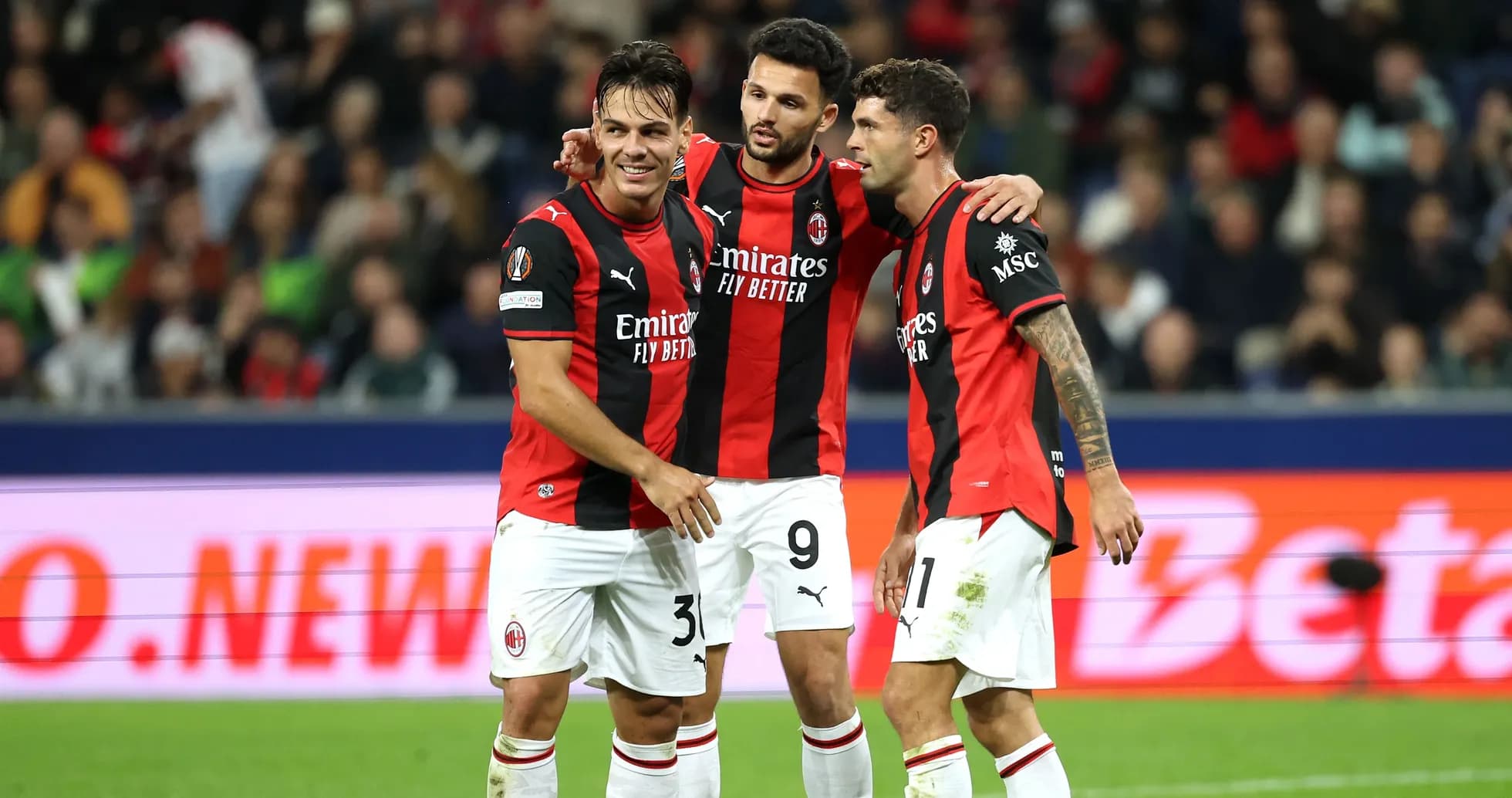 Jugadores del AC Milan celebrando un gol en partido Jugadores del AC Milan celebrando un gol en partido