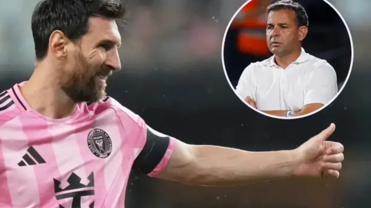 Lionel Messi gesturing during a match with coach Lionel Messi gesturing during a match with coach