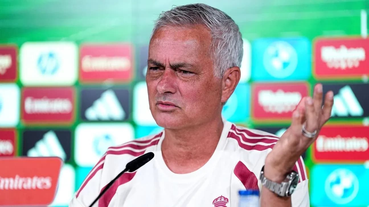 José Mourinho hablando en conferencia de prensa José Mourinho hablando en conferencia de prensa