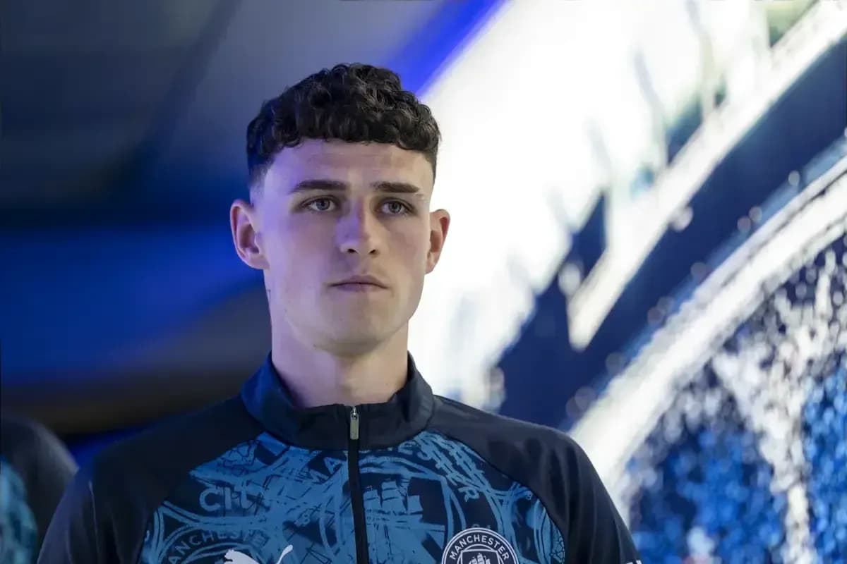 Jugador de Manchester City en vestuario antes del partido Jugador de Manchester City en vestuario antes del partido
