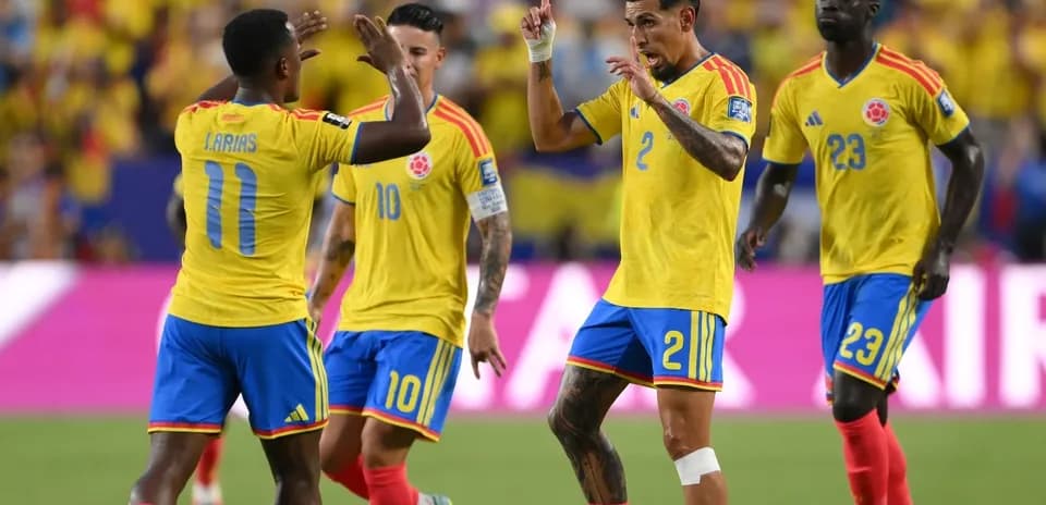 Jugadores de Colombia celebrando un gol en el partido Jugadores de Colombia celebrando un gol en el partido