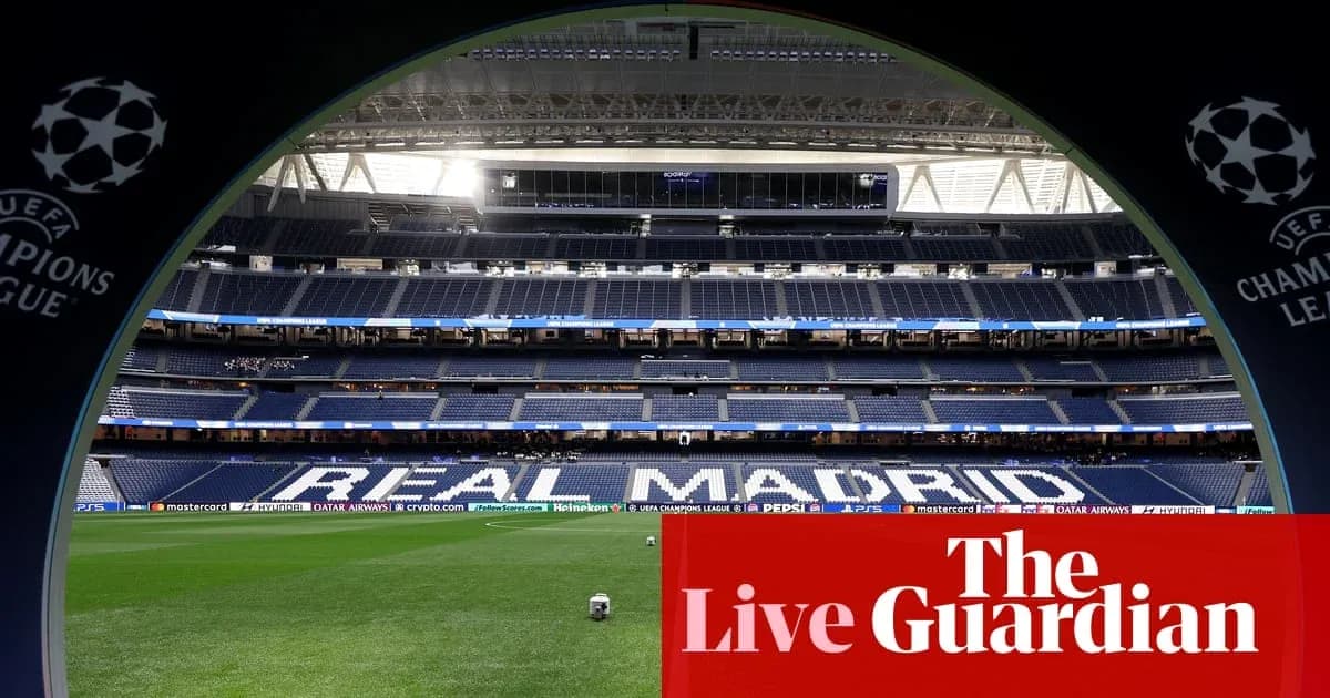 Estadio con el nombre 'REAL MADRID' visible Estadio con el nombre 'REAL MADRID' visible