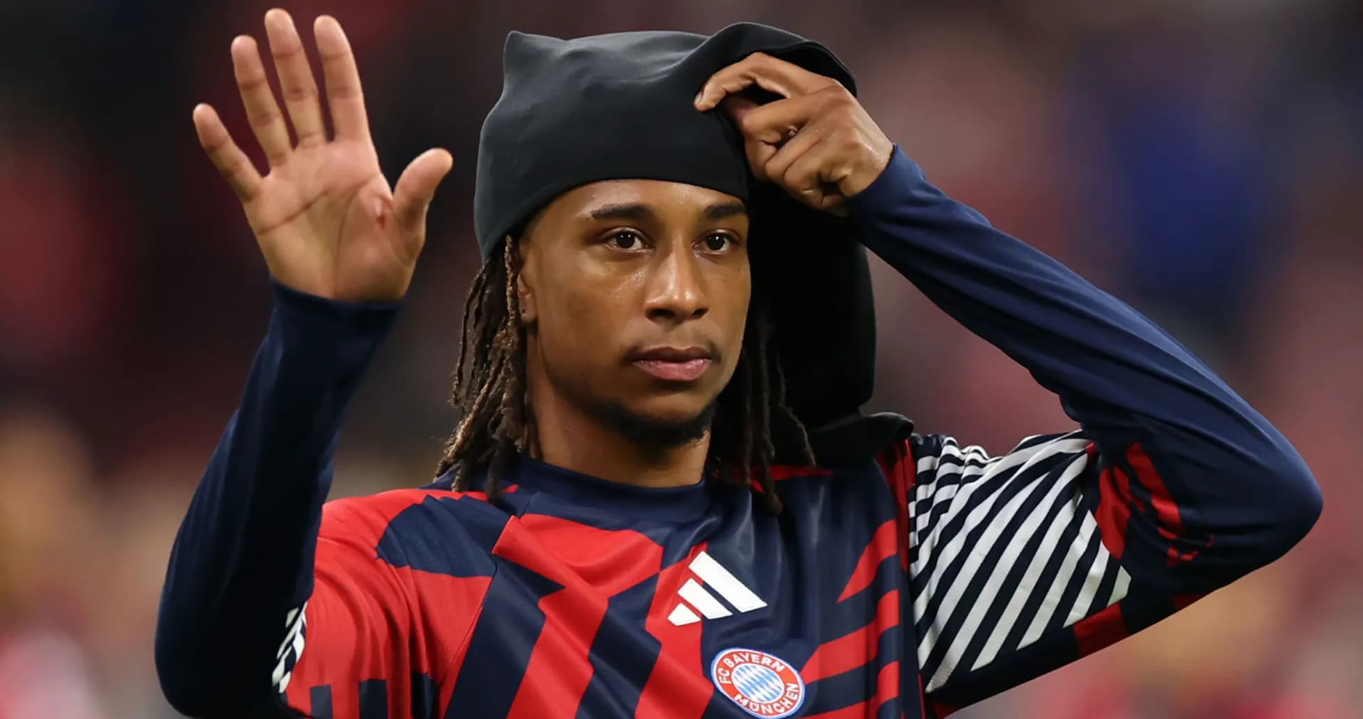 Jugador de Bayern Múnich saludando al público Jugador de Bayern Múnich saludando al público